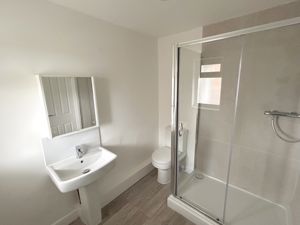 Shower room- click for photo gallery